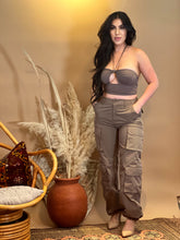 Load image into Gallery viewer, JAILYN CARGO PANTS 2
