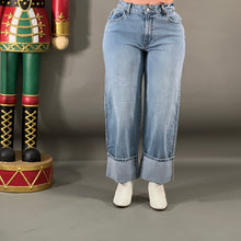 Load image into Gallery viewer, MARTIN JEANS
