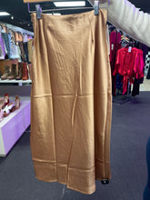 Load image into Gallery viewer, OLVIDO SKIRT
