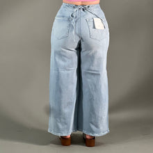Load image into Gallery viewer, Jeanell jeans
