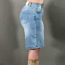 Load image into Gallery viewer, Holland boy short
