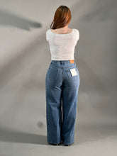 Load image into Gallery viewer, DIAMOND SPARKLE JEANS
