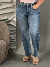 Load image into Gallery viewer, Arwen jeans
