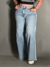 Load image into Gallery viewer, Gregory jeans
