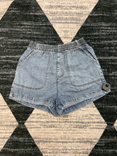Load image into Gallery viewer, HUDAH SHORTS
