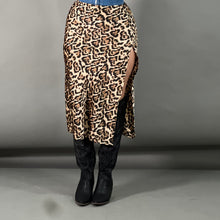 Load image into Gallery viewer, OLVIDO SKIRT
