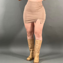 Load image into Gallery viewer, CITY GIRL SKIRT
