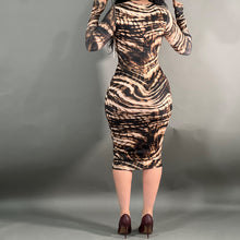 Load image into Gallery viewer, HEART ON ME SLEEVE DRESS

