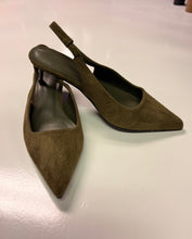 Load image into Gallery viewer, Call me heels
