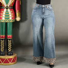 Load image into Gallery viewer, CLASSY CHEETAH JEANS
