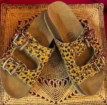 Load image into Gallery viewer, CRUM SANDALS
