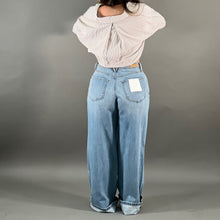 Load image into Gallery viewer, PACHUCOS JEANS
