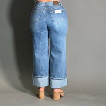 Load image into Gallery viewer, FLETCHER JEANS
