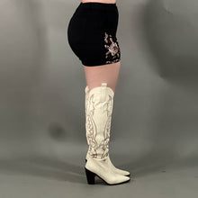 Load image into Gallery viewer, Saddle shorts
