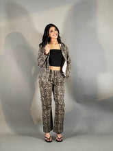 Load image into Gallery viewer, ON GOING JACKET
